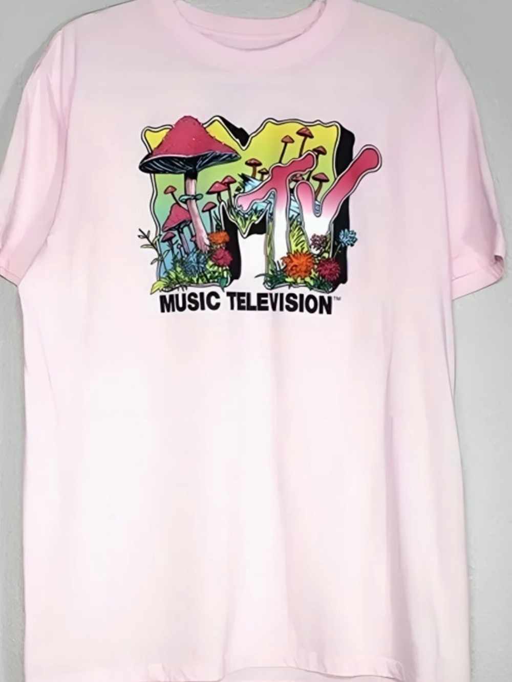 MTV T-shirt size medium